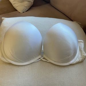White Bombshell Victoria Secret Bra 32D